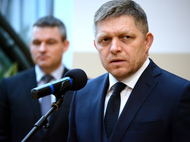 Fico vyzval prezidentku, aby vetovala očkovací zákon. Obrátiť sa chce i na ústavný súd, Pellegrini ho podporí